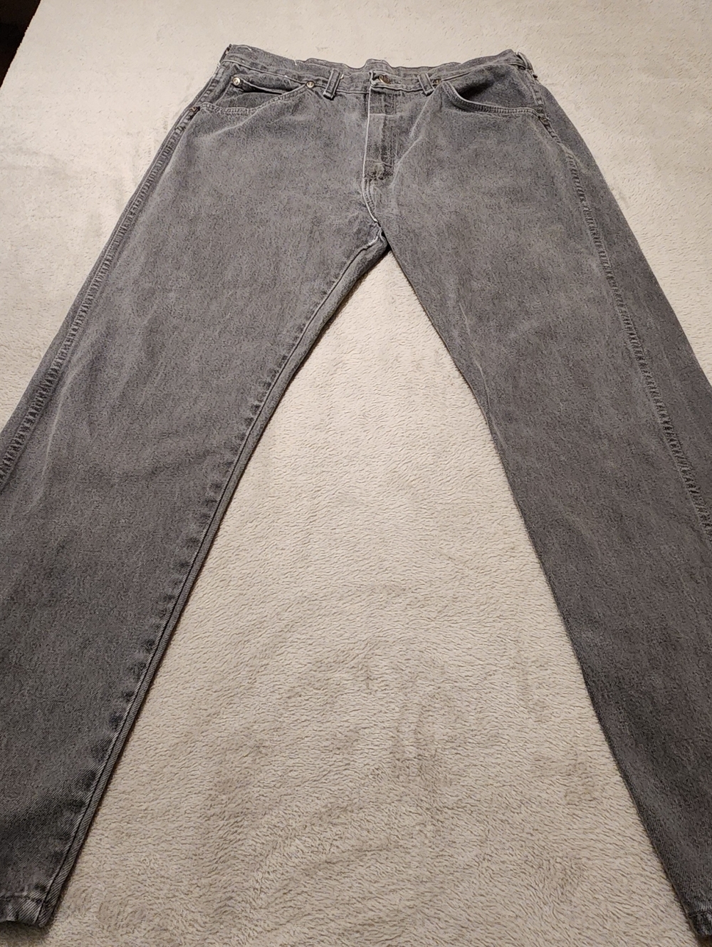 Wrangler Men's Gray Jeans with Red Logo Tab Size 36X30 Bin 16